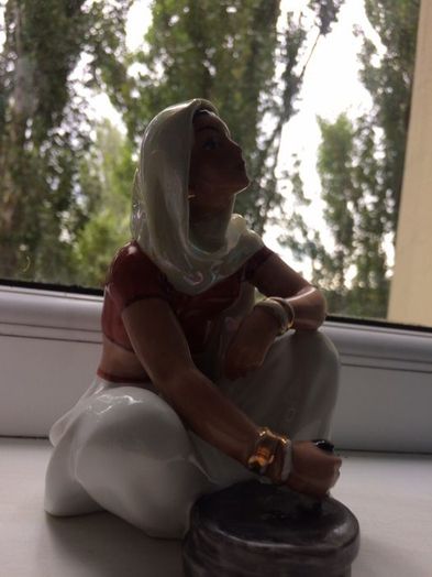 скульптура Индианка с жерновами