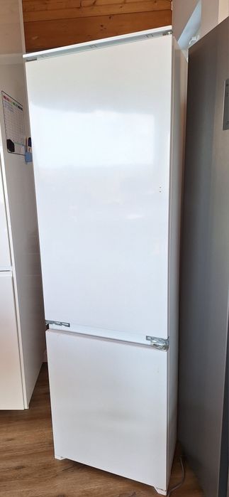Frigorífico de encastrar — 2 anos de uso, excelente estado!