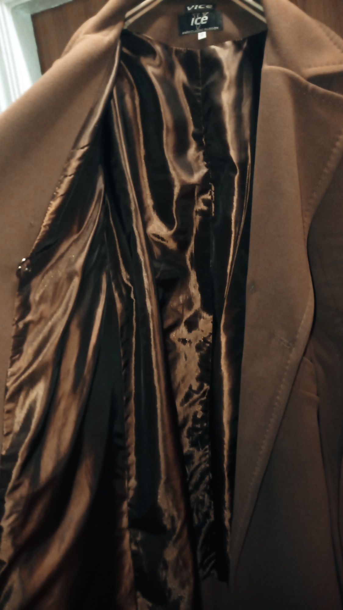 Пальто жіноче, кашемірове, з кішенями, на підкладі