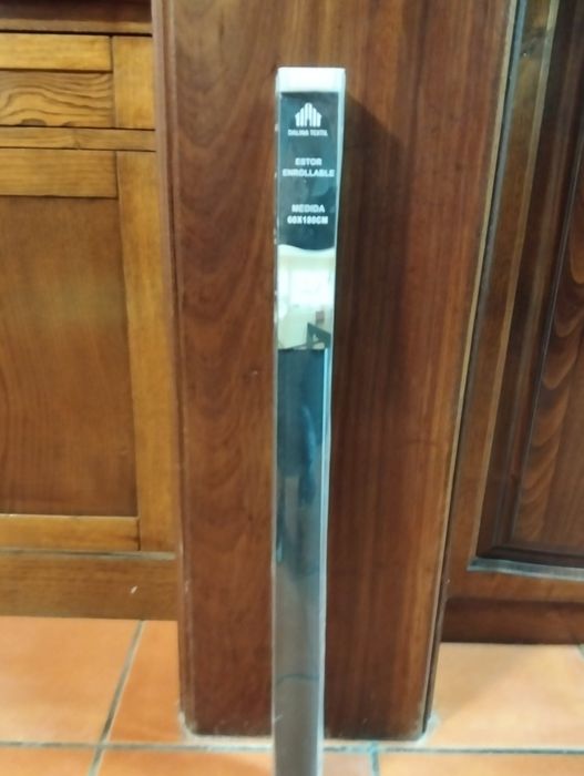 Cortina preta de aplicação fácil