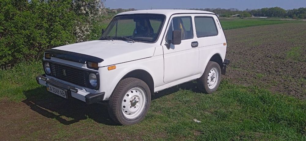 Продам ниву 2121