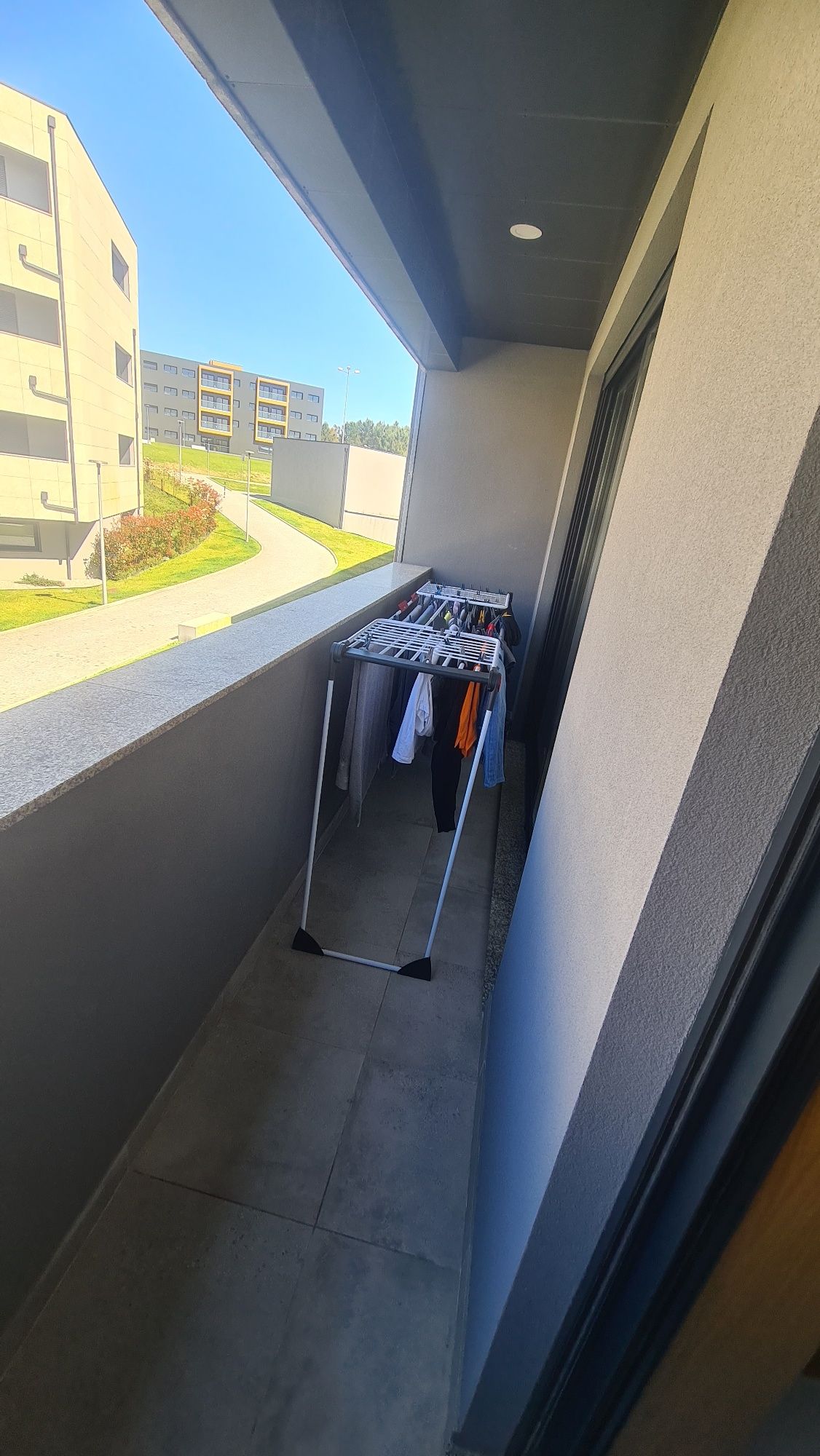 Apartamento T3 (garagem para 2 carros)