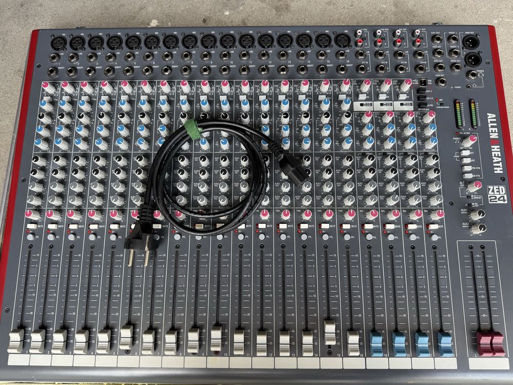 Allen & heath zed 24 wraz z case