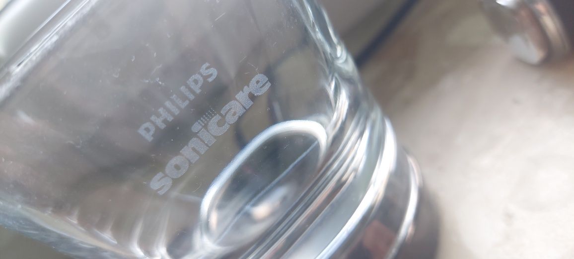 Szczoteczka philips sonicare + szklanka ładująca