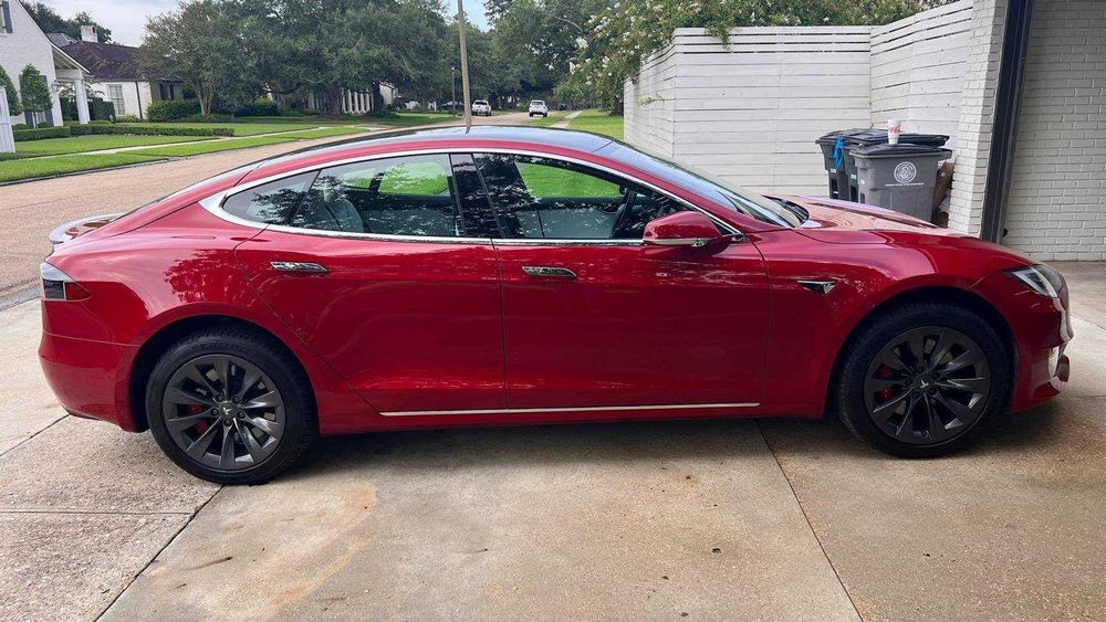 Tesla Model S Performance Raven
