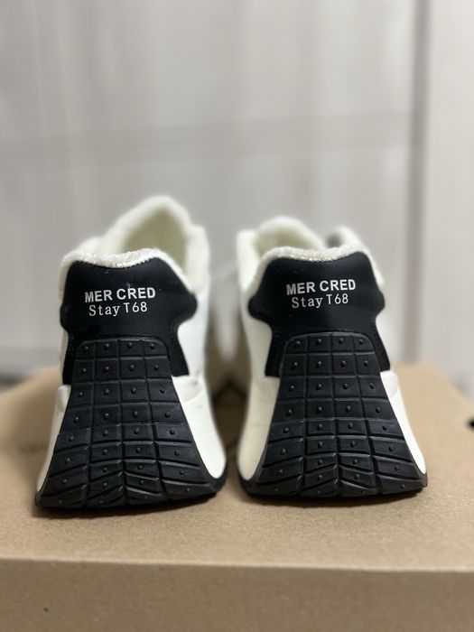 Кросівки жіночі на флісі