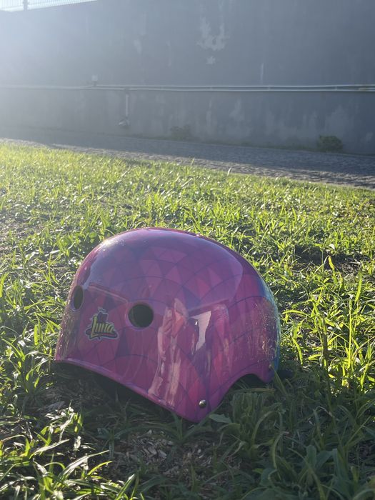 Patins e capacete da Soy Luna (Disney)