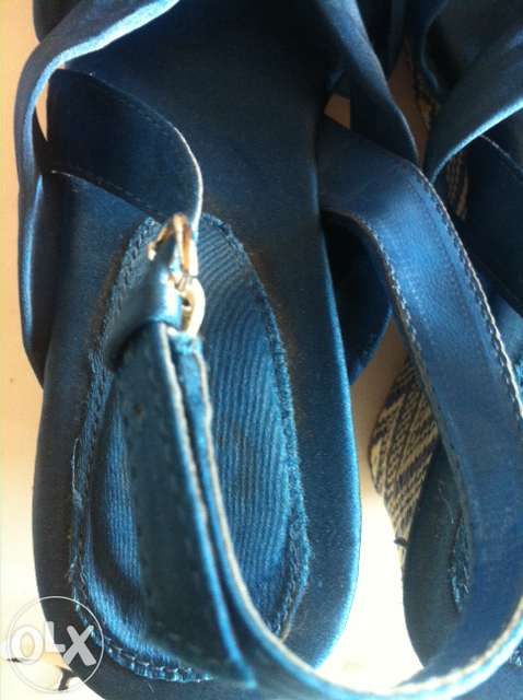 Sandálias/Sapatos em cetim azul nº 40