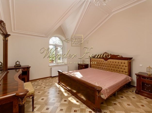Продажа дома 460 м2  в Софиевская Борщаговка, бессейн, сауна, сад.