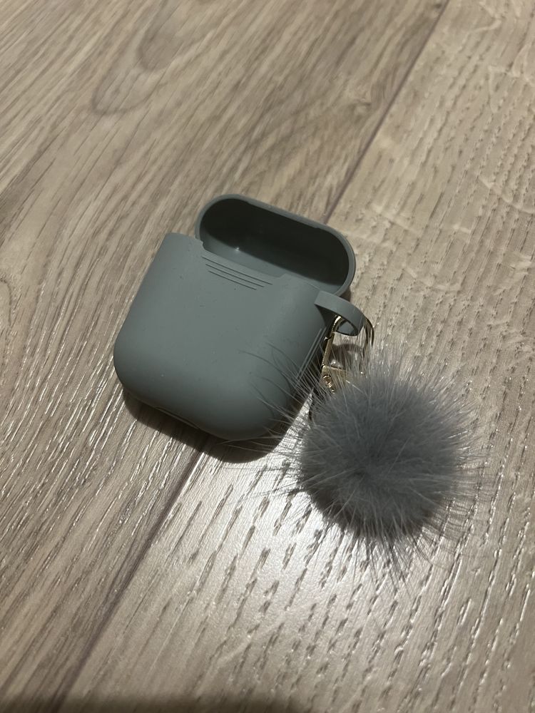 Silikonowe etui na słuchawki Apple AirPods z breloczkiem