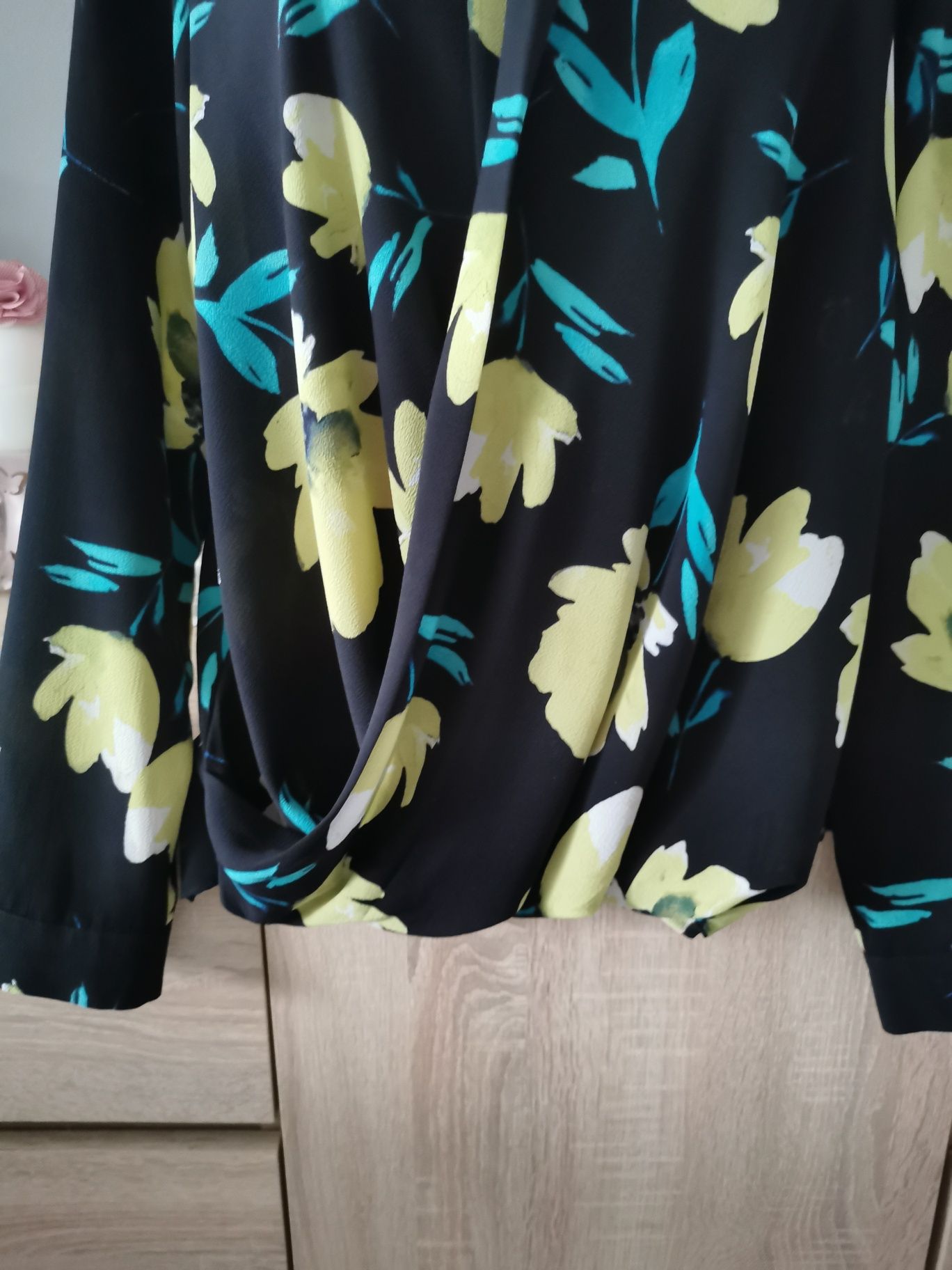 Czarna Bluzka w Żółte Kwiaty 3XL
