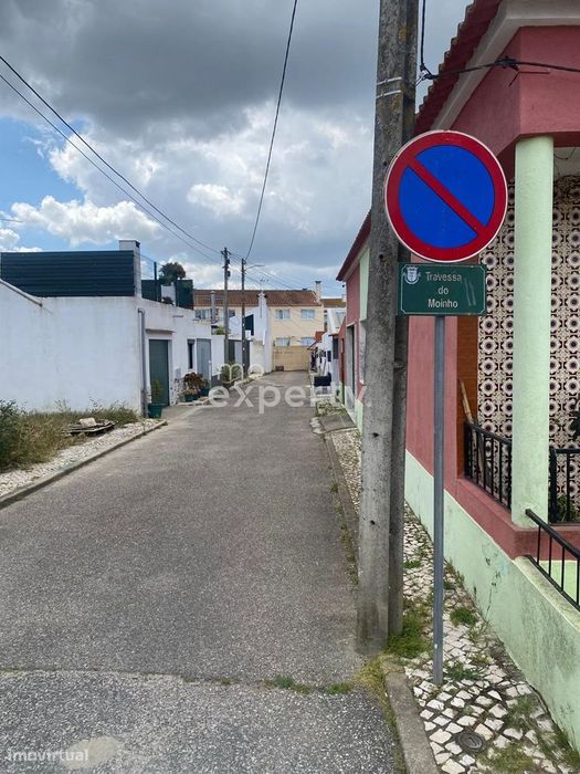 Moradia T1+2 remodelada em Alto dos Moinhos, Benavente
