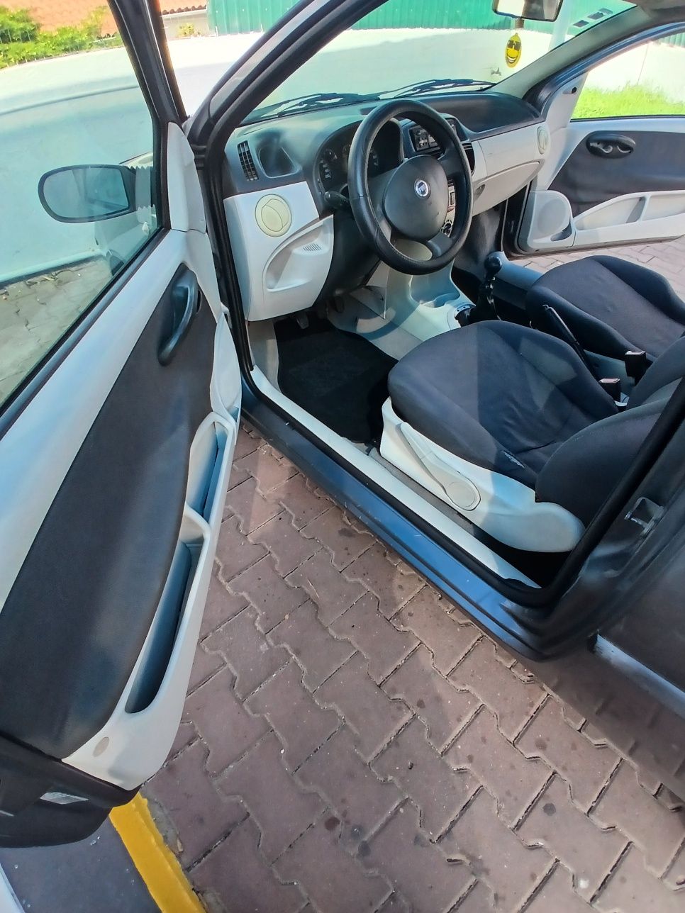 2003  fiat punto