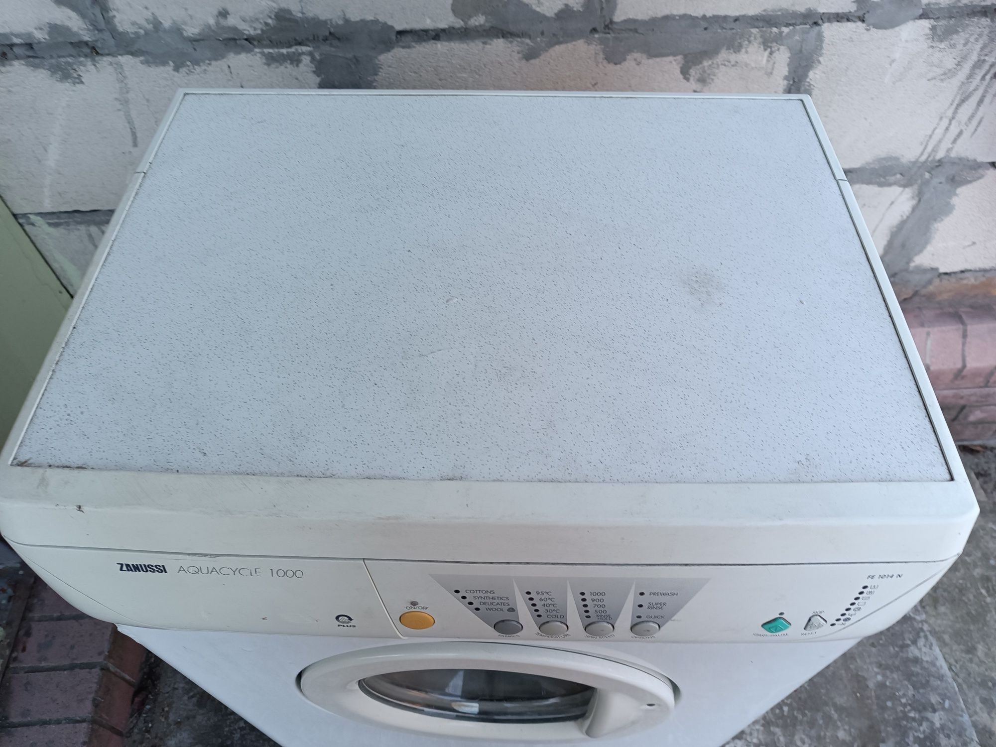 Стиральная машина Zanussi Aquacycl 1000 на запчасти.