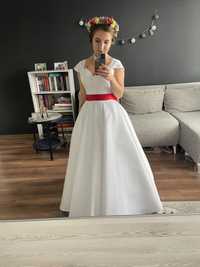 Satynowa suknia ślubna