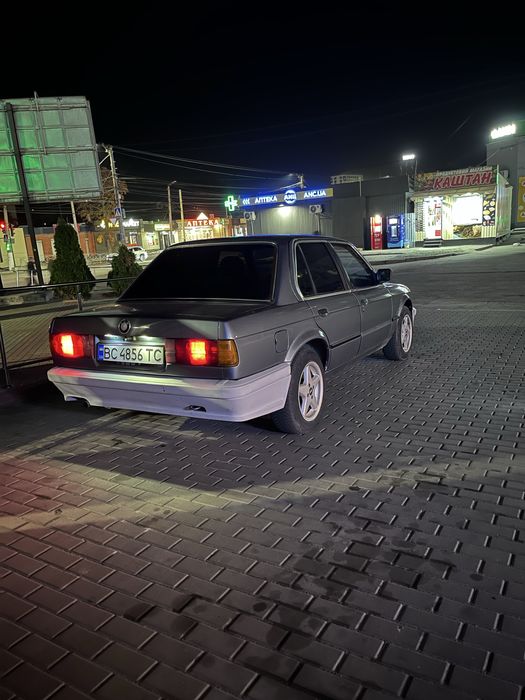 Бмв е30 в неплохом состояние