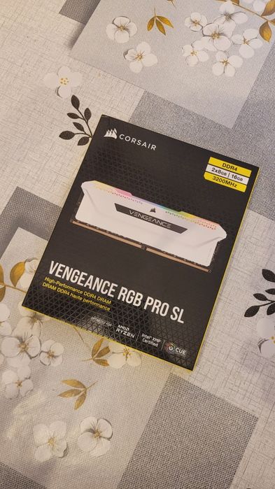 NOWA Pamięć RAM Corsair Vengeance RGB PRO SL (16GB) 2x8GB 3200MHz