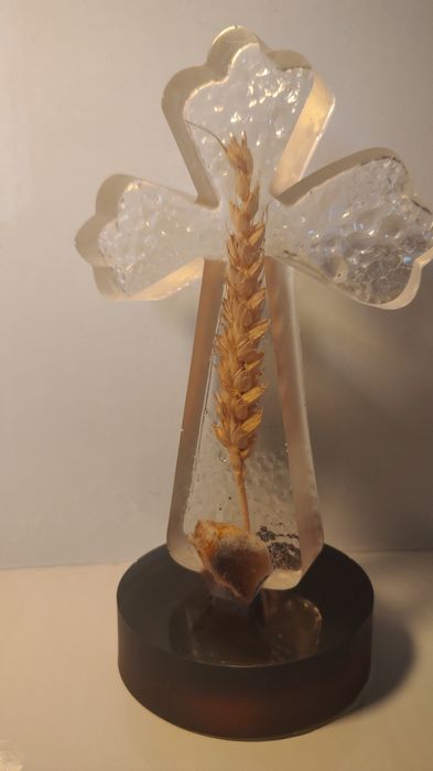 Унікальний декоративний хрест із  смоли з натуральним пшеничним колос