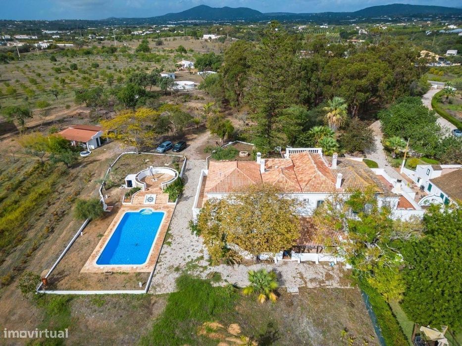 Para venda Quinta com 8,5 hectares  em Moncarapacho, Tavira -  Algarve