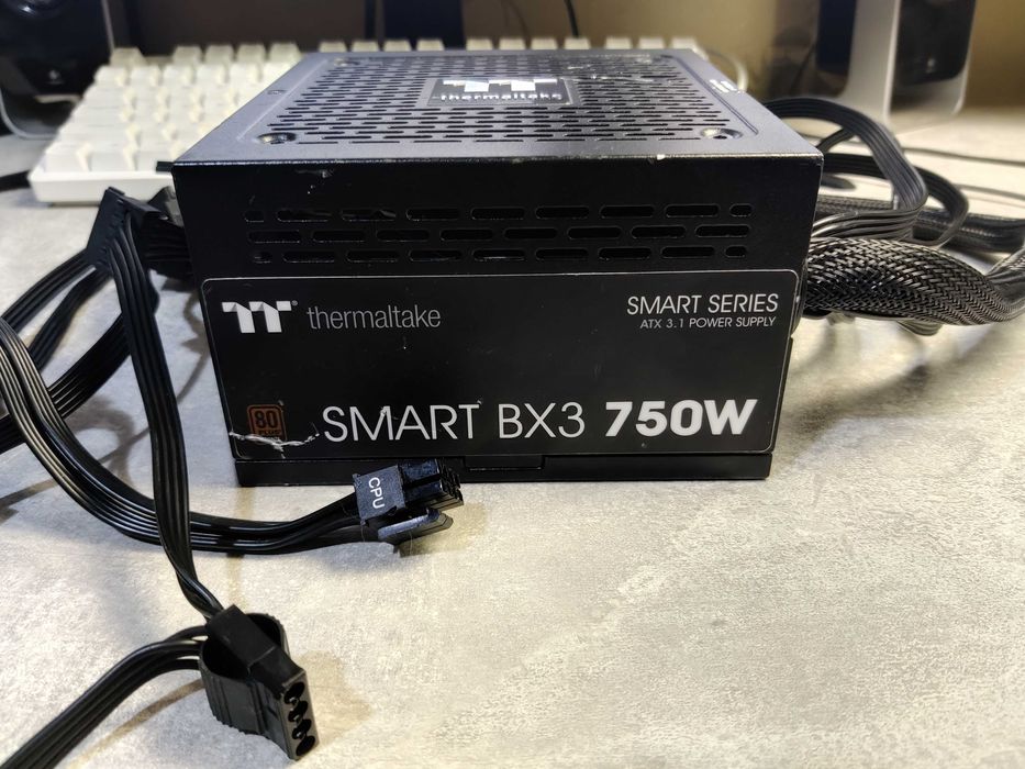 Thermaltake Smart BX3 750W (80+ Bronze) блок живлення
