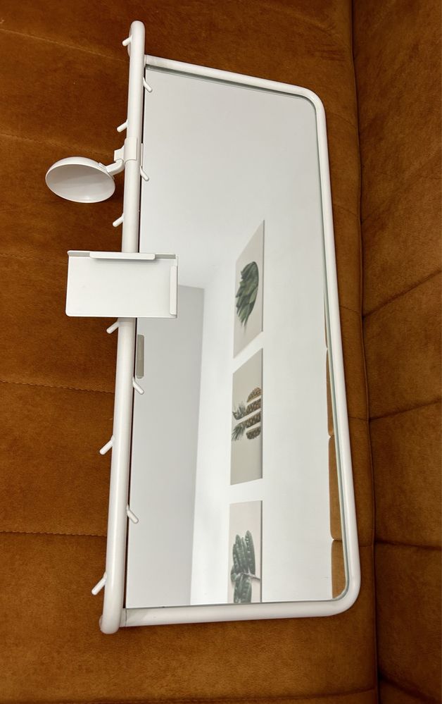 Lustro z półką Ikea Mojlighet do pokoju dla dziewczynki