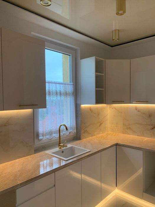 Remonty i wykończenia wnętrz, sufity napinane.