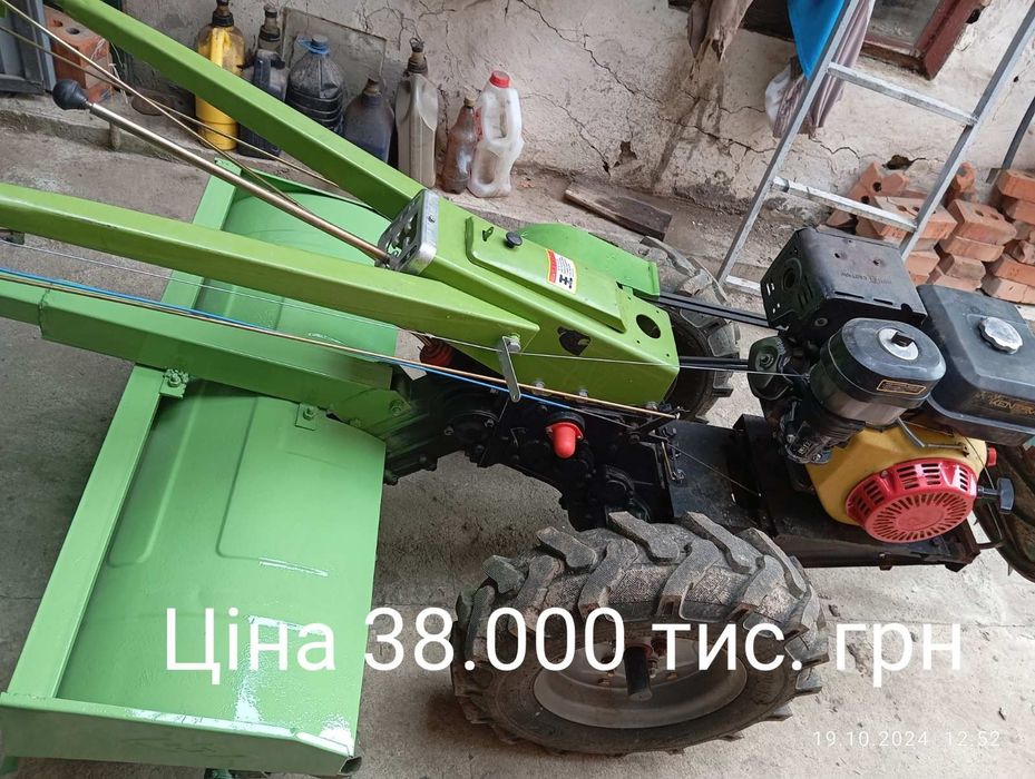 Продам бензиновий мотоблок.