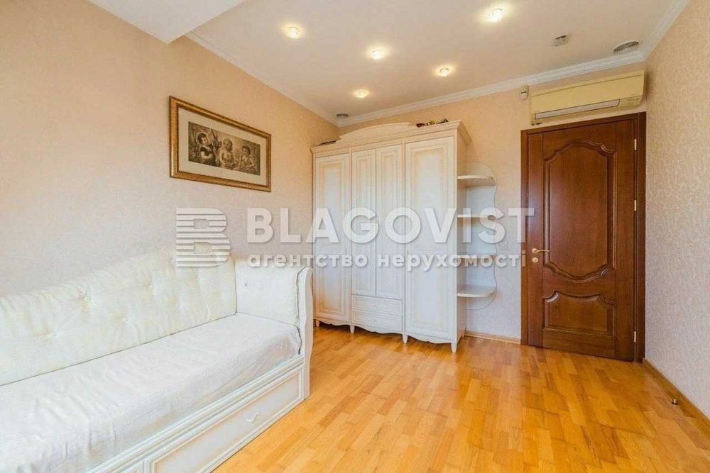 Продам 4к квартиру Гончара/Рейтарська/Золоті Ворота