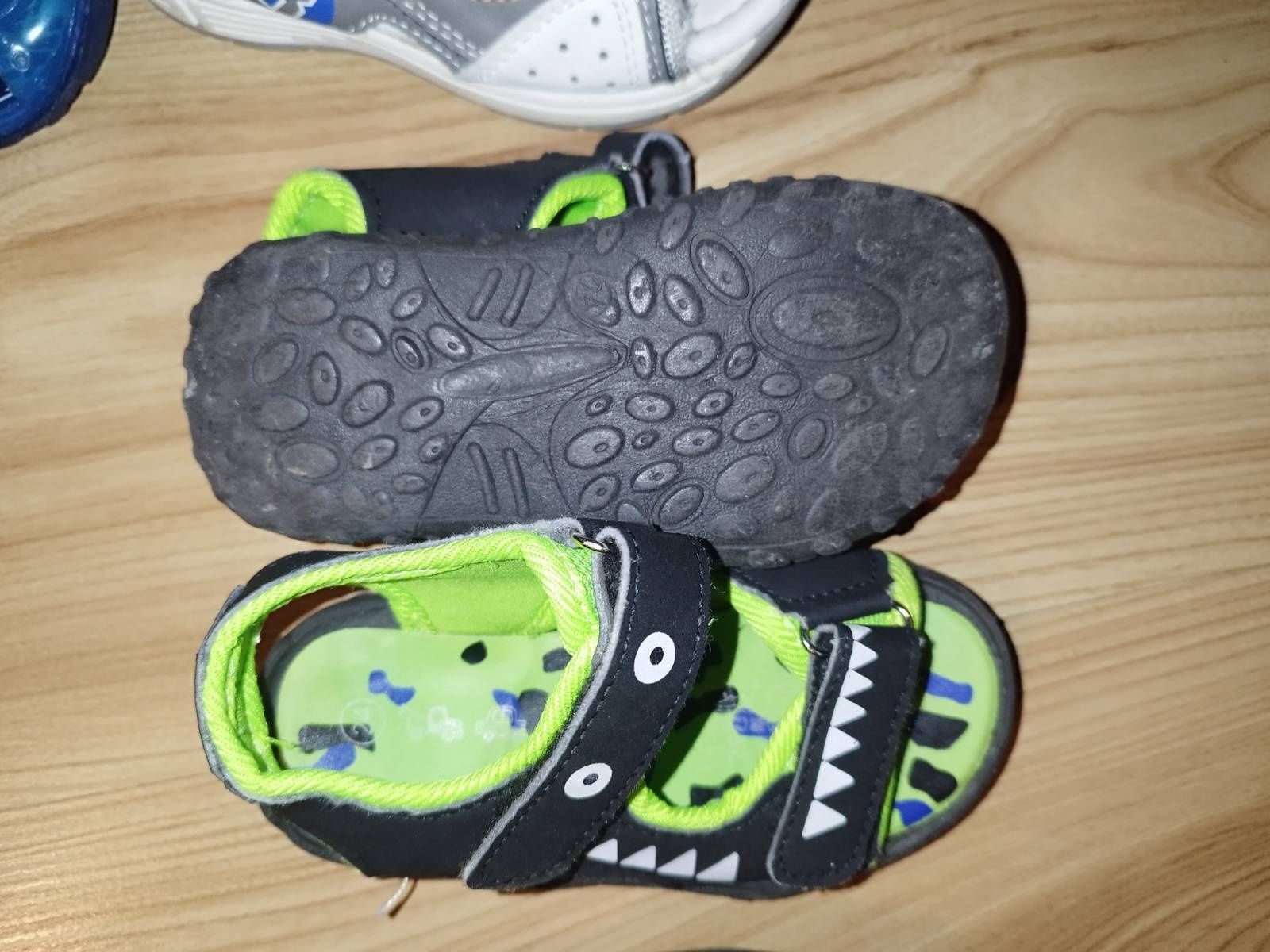 Paka bucików sandałki kapcie buty do przedszkola auta McQueen lato