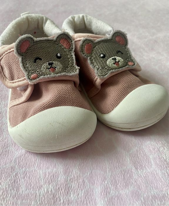Кеди на дівчинку 9-12 місяців