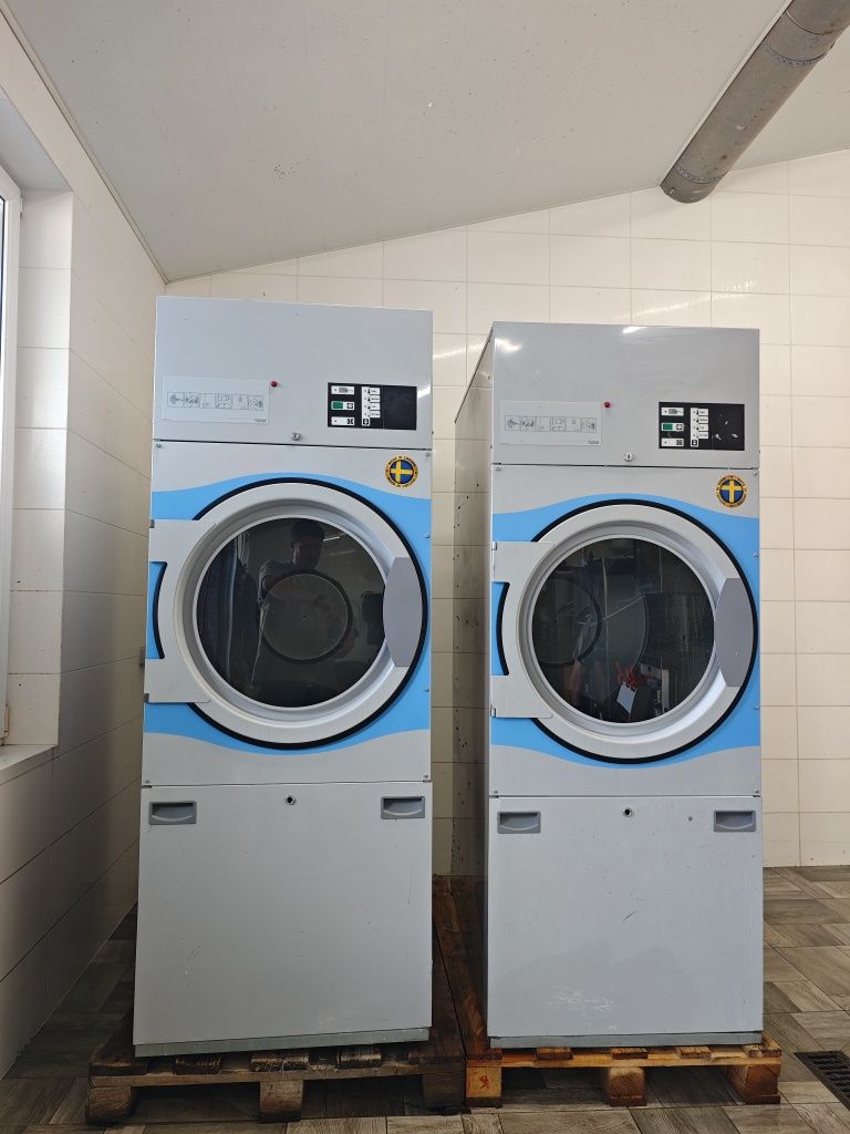 Професійна сушильна машина 14 кг Electrolux T4250