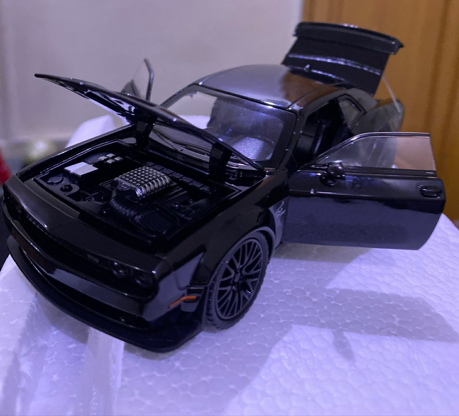 Dodge Challenger SRT de Metal Escala 1:32 Luzes e Som