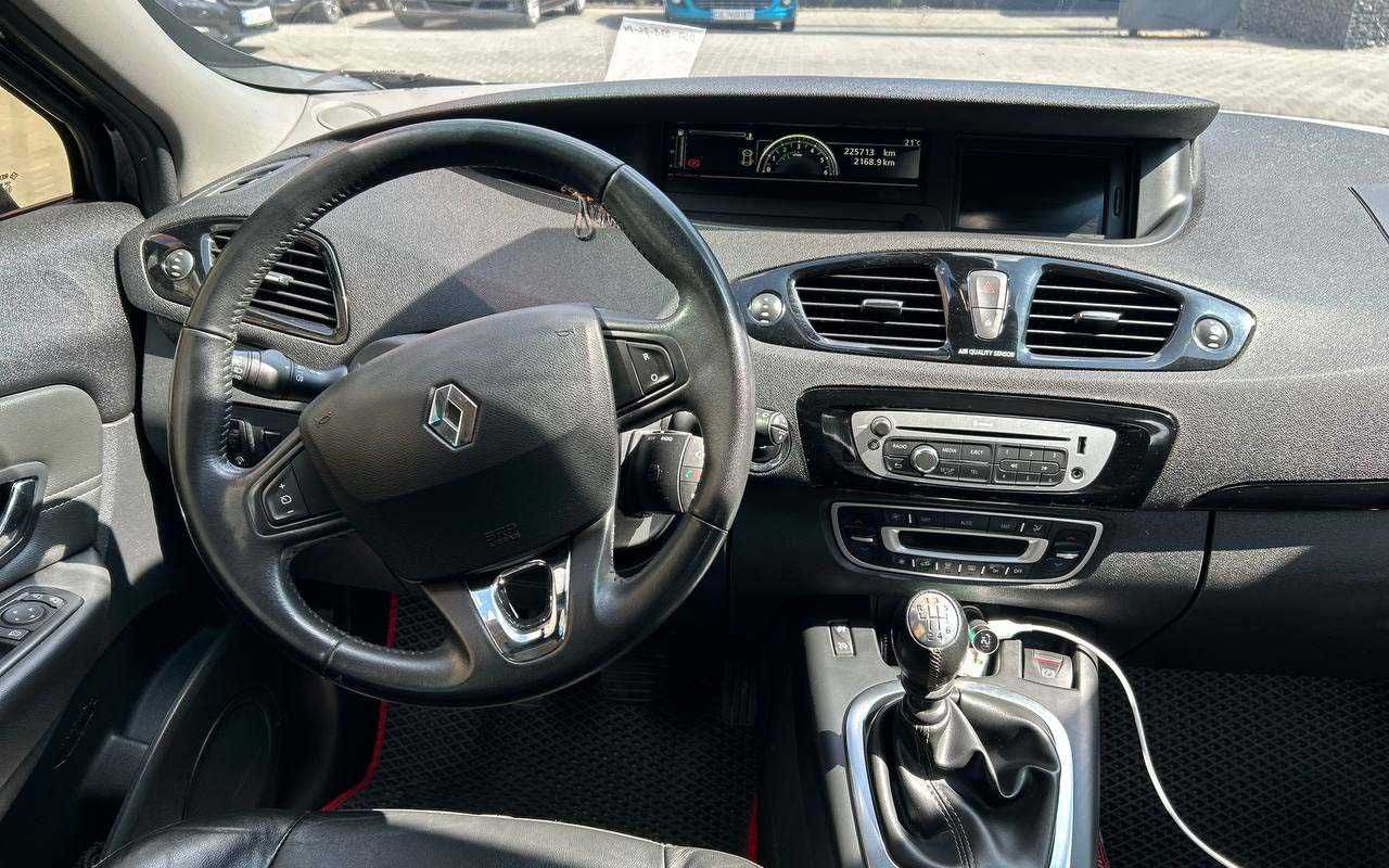 Renault Megane Scenic 2013