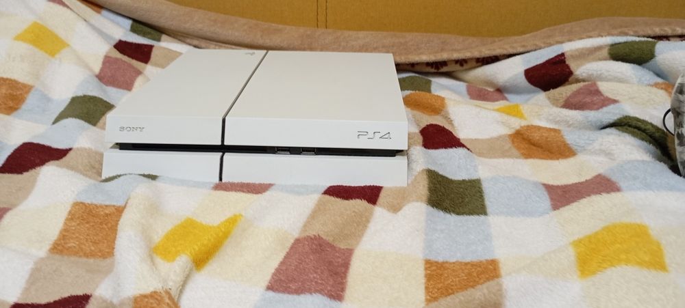 Продам PS 4 fat на 408 gb