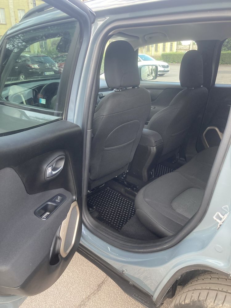 Jeep RENEGAT 2016 г 2.4 Автомат 4х4