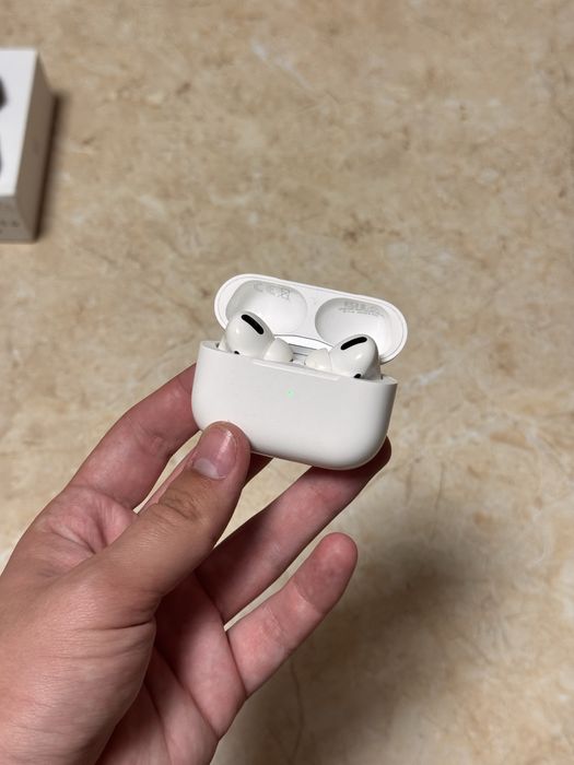 Продам Apple Airpods Pro A2084 Оригінал