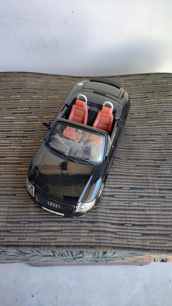 1:18 Audi TT Roadster ,,Maisto"