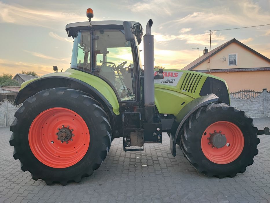 Claas  Axion 820