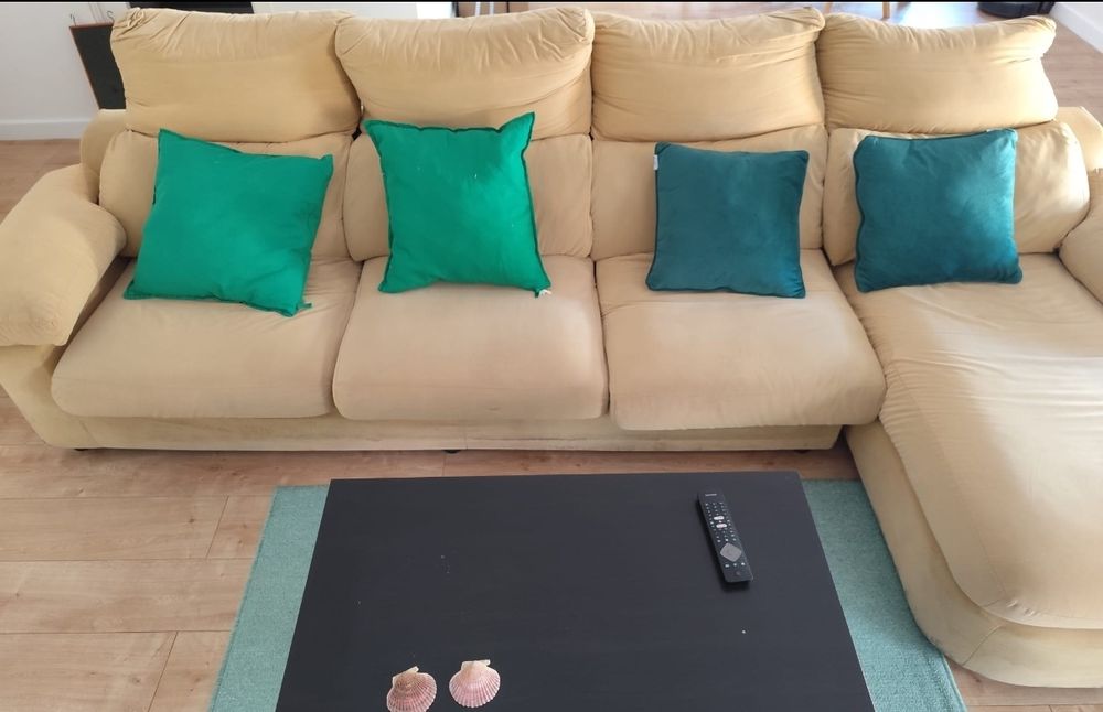 Vendo sofá com chaise longue
