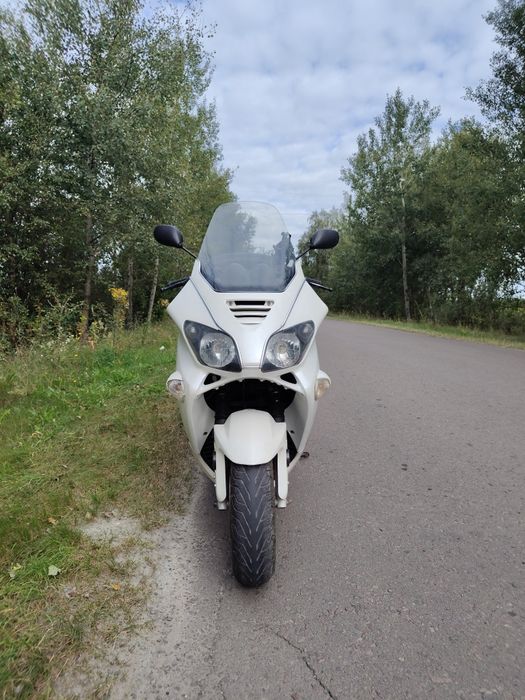 Продам максі скутер Jonway 250 кубов