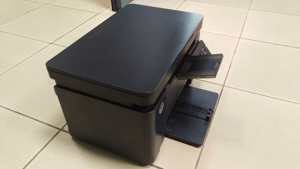 Лазерний БФП HP LJ M125a з картриджем, лотками і кабелями !