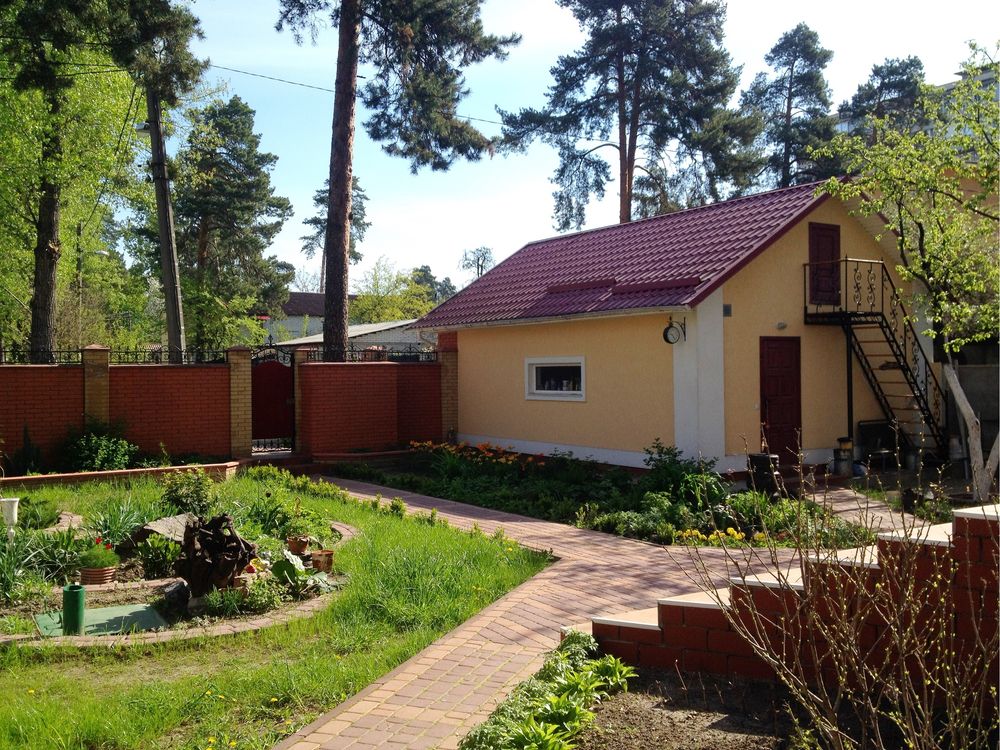 Продам 3-х поверховий будинок в Києві, вул. Алматинська, ДВРЗ