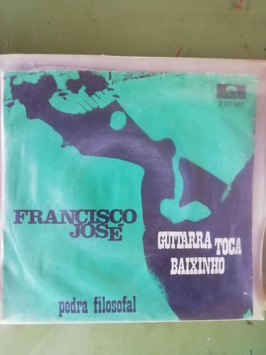 12 Discos vinil, desde Amália a Paulo de Carvalho