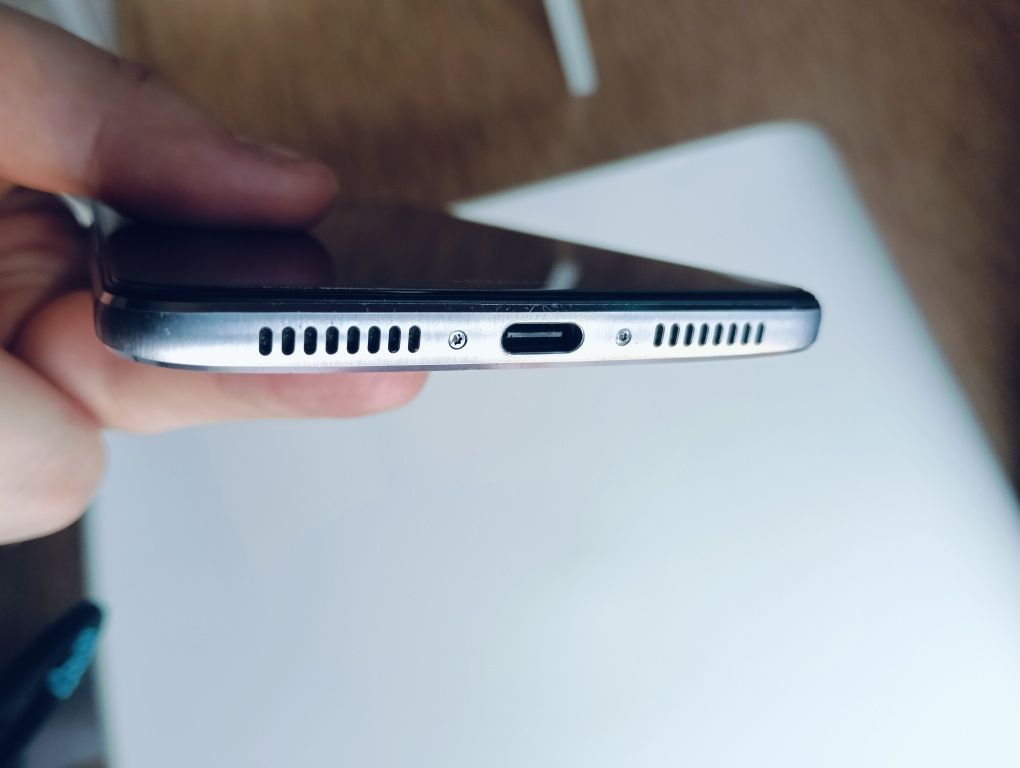 Smartfon Huawei Mate 9