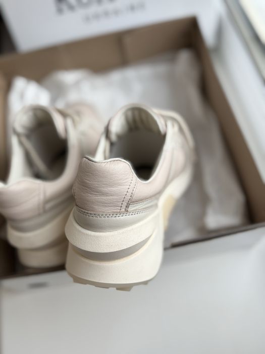 Кросівки жіночі шкіряні