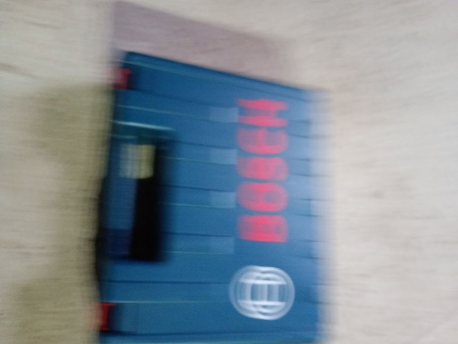 Продам шуроповьорта  він новий але капут батареям