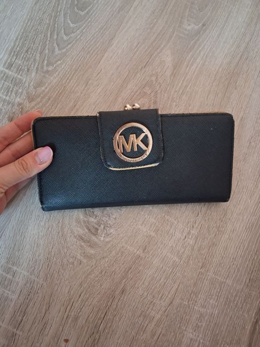 Czarny portfel Michael Kors