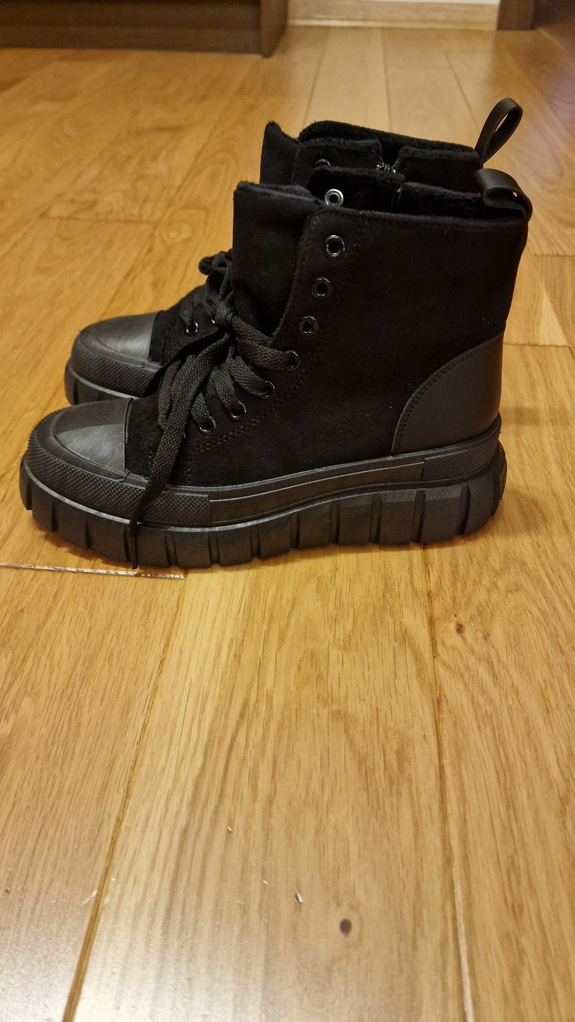 Buty zima/jesień r. 39 NOWE