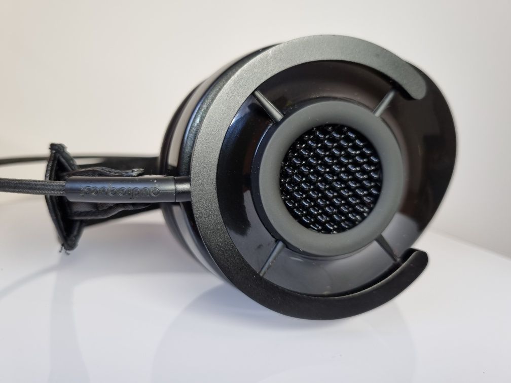 Audioquest Nighthawk Carbon