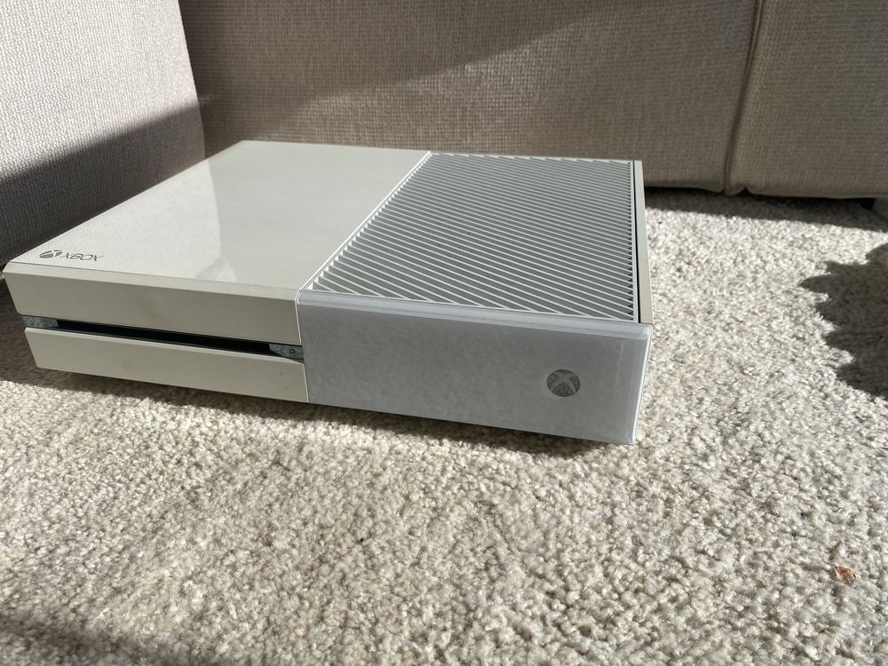 Microsoft XBOX ONE (SUNSET OVERDRIVE Special Edition) em branco